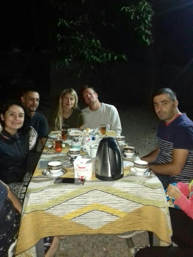 Nnn Guest House Goris Exterior foto