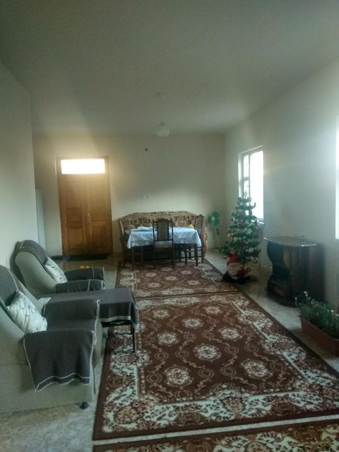 Nnn Guest House Goris Exterior foto
